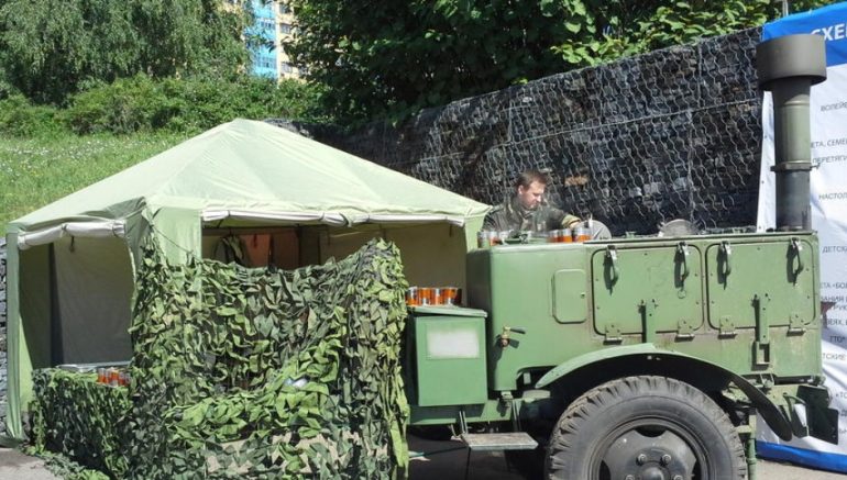 Аренда полевой кухни: как организовать горячее питание на любом мероприятии