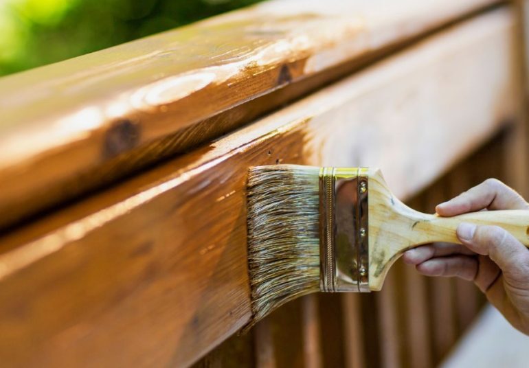 Чем покрыть дерево, чтобы сохранить натуральный цвет