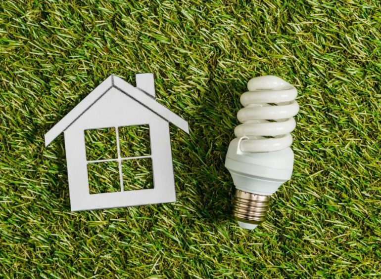 Утепление, свет, техника: с чего начать энергосбережение в обычном доме