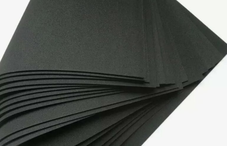 Где используется резина листовая в автосфере и машиностроении